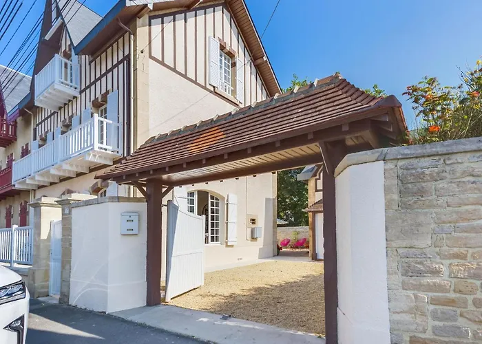 Villa Le Cyclamen By Interhome