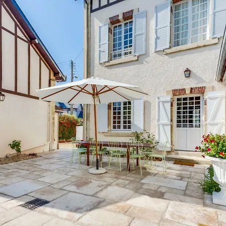 Willa Le Cyclamen By Interhome